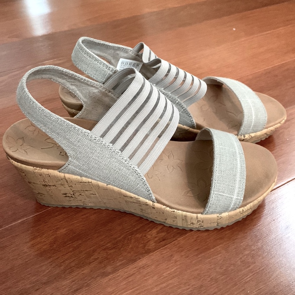 Skechers Luxe Foam Wedge